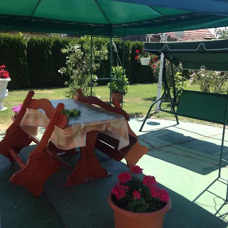 Апартаменты Balatonmariafurdo 6 *